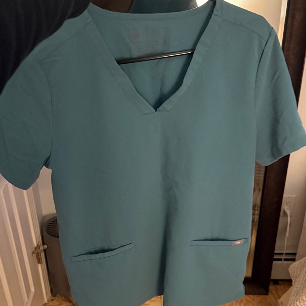 Hydrogreen FIGS scrub top